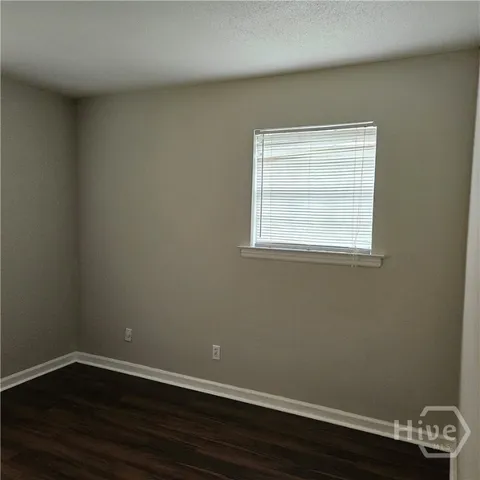 $1,300 | 4407 Caroline Drive, Unit B, Savannah, GA 31404