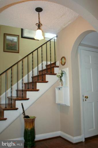 518 Overbrook Road Baltimore, MD 21212 - Photo 22 of 29 Staircase