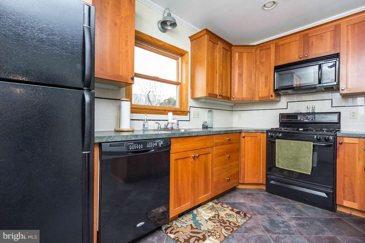 4431 Harcourt Road Baltimore, MD 21214 - Photo 11 of 30 Kitchen