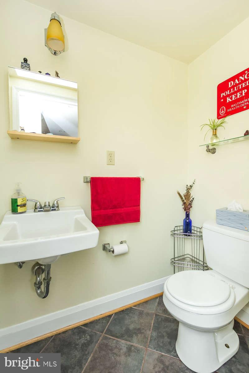 4431 Harcourt Road Baltimore, MD 21214 - Photo 12 of 30 Bath