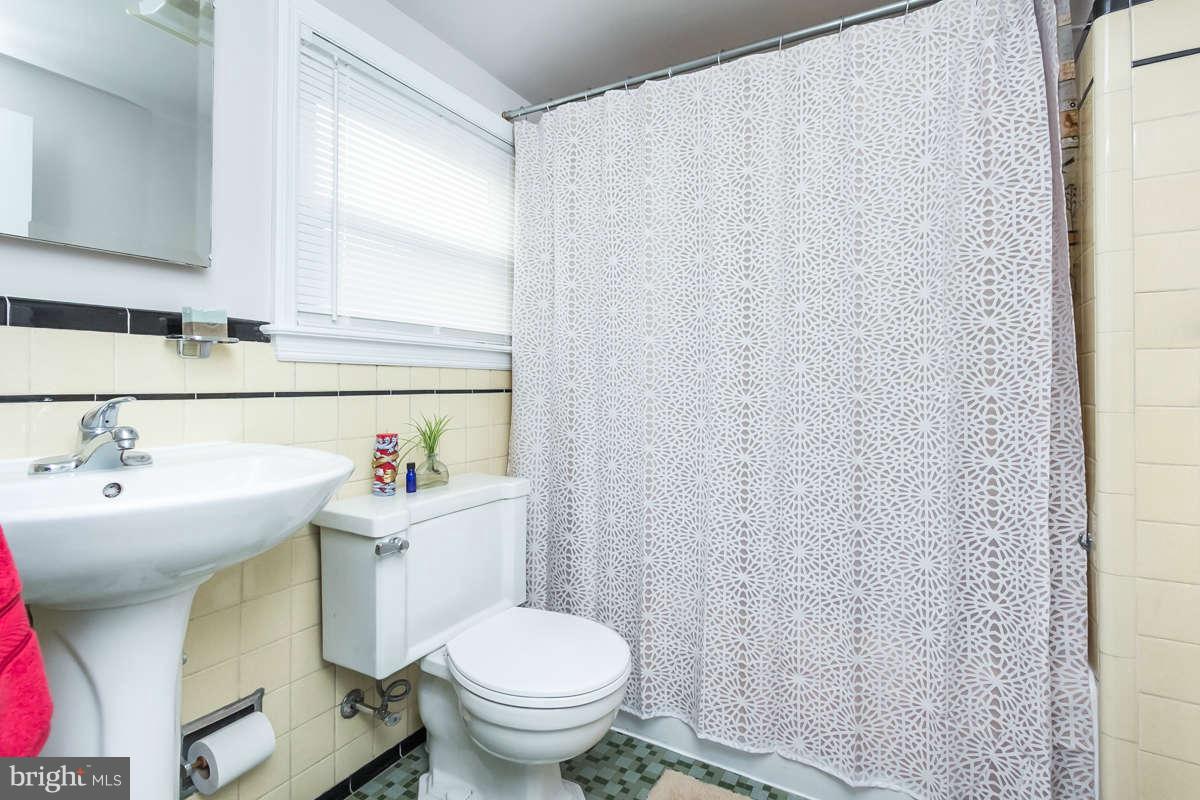 4431 Harcourt Road Baltimore, MD 21214 - Photo 22 of 30 Bath