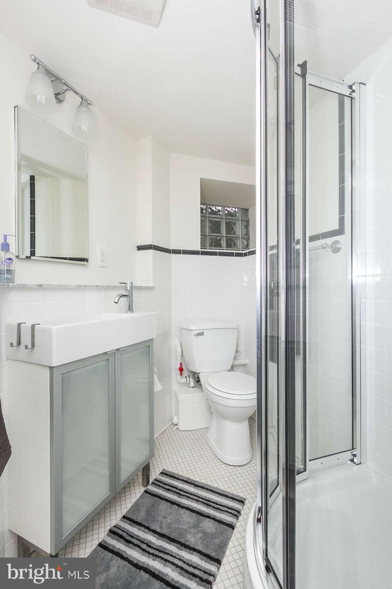 4431 Harcourt Road Baltimore, MD 21214 - Photo 25 of 30 Bath