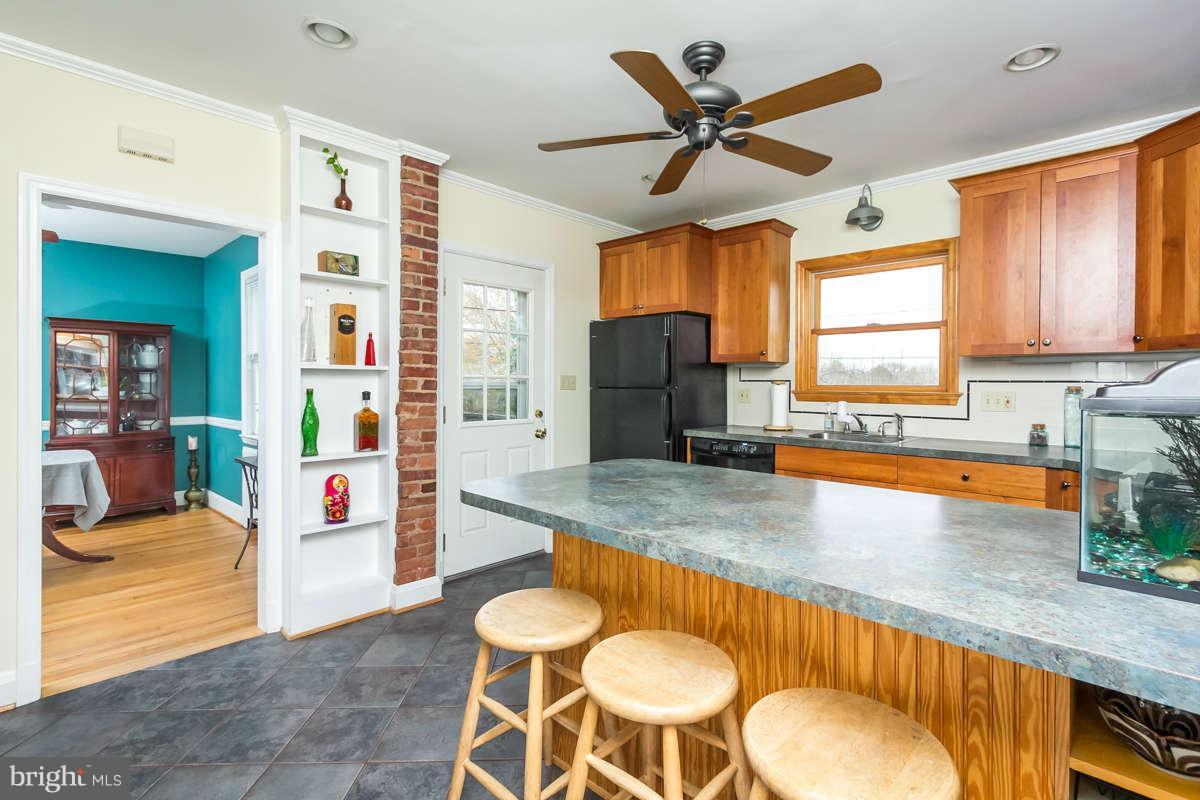 4431 Harcourt Road Baltimore, MD 21214 - Photo 10 of 30 Kitchen