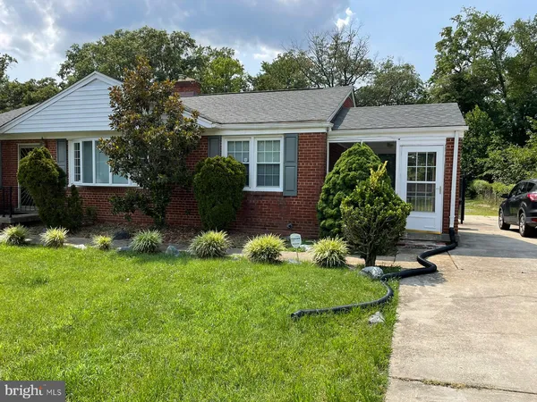 $2,800 | 5901 Middleton Lane, Temple Hills, MD 20748