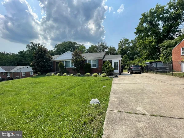 $2,800 | 5901 Middleton Lane, Temple Hills, MD 20748