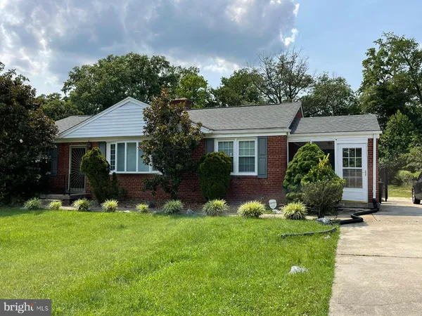$2,800 | 5901 Middleton Lane, Temple Hills, MD 20748