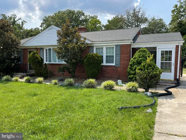 $2,800 | 5901 Middleton Lane, Temple Hills, MD 20748