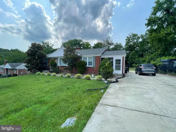 $2,800 | 5901 Middleton Lane, Temple Hills, MD 20748
