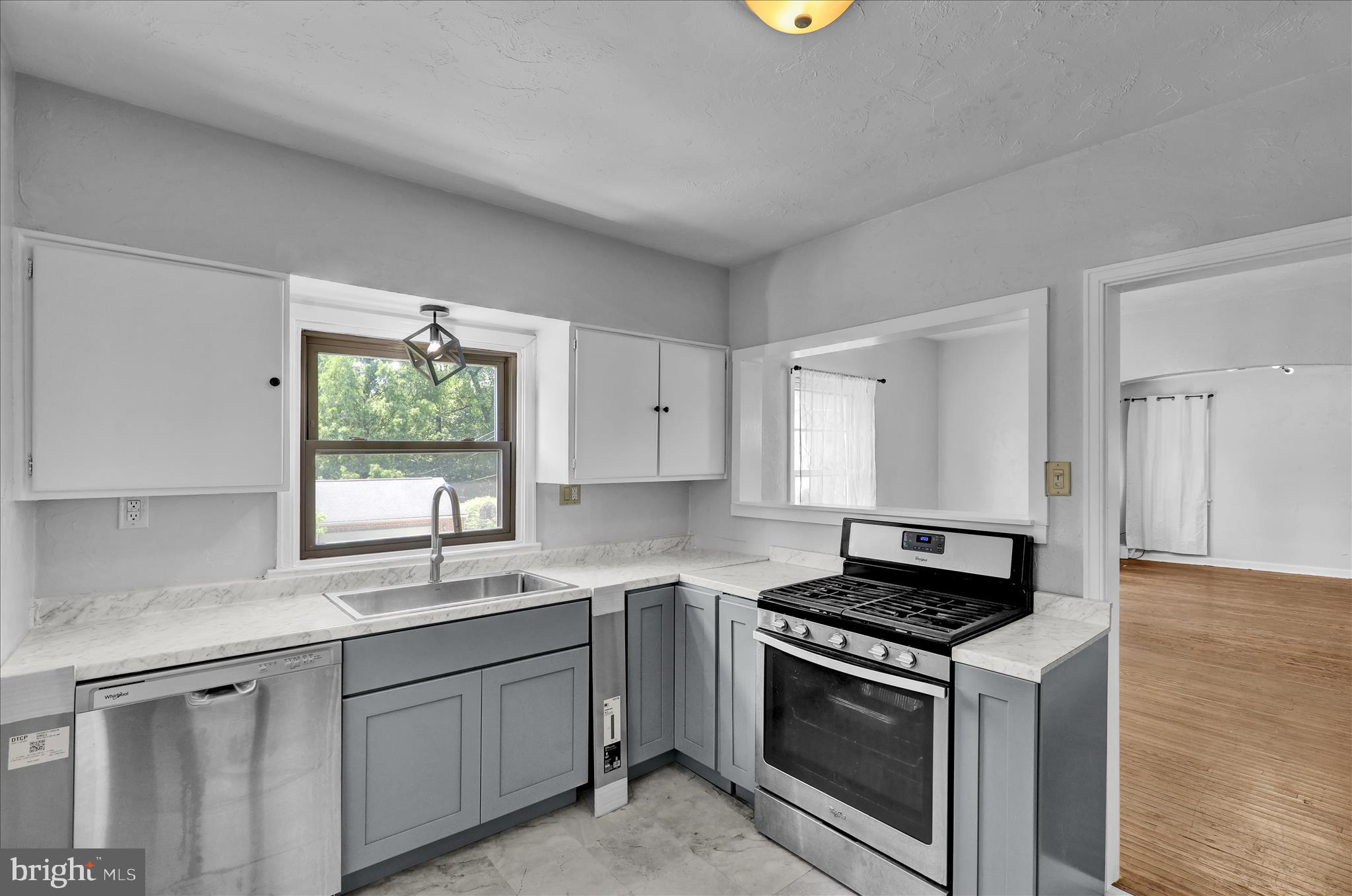 1815 Holly Road Reading, PA 19602 - Photo 9 of 32 360_9075