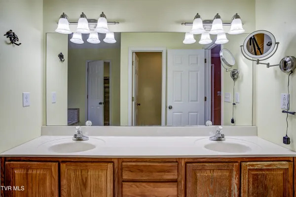 $489,900 | 144 Blue Bird Drive, Johnson City, TN 37601