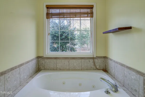 $489,900 | 144 Blue Bird Drive, Johnson City, TN 37601