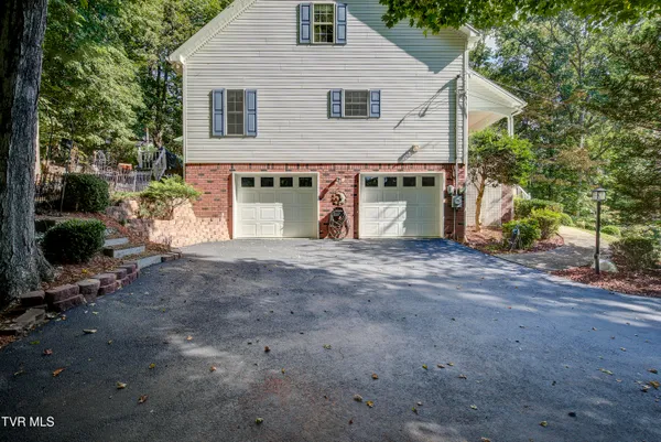 $489,900 | 144 Blue Bird Drive, Johnson City, TN 37601