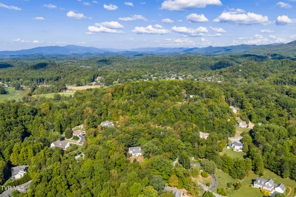$489,900 | 144 Blue Bird Drive, Johnson City, TN 37601