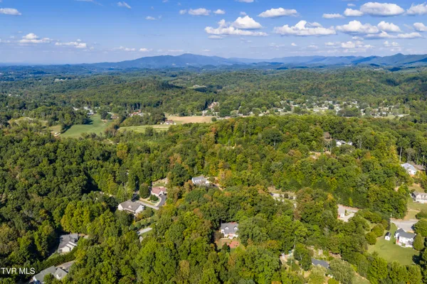 $489,900 | 144 Blue Bird Drive, Johnson City, TN 37601