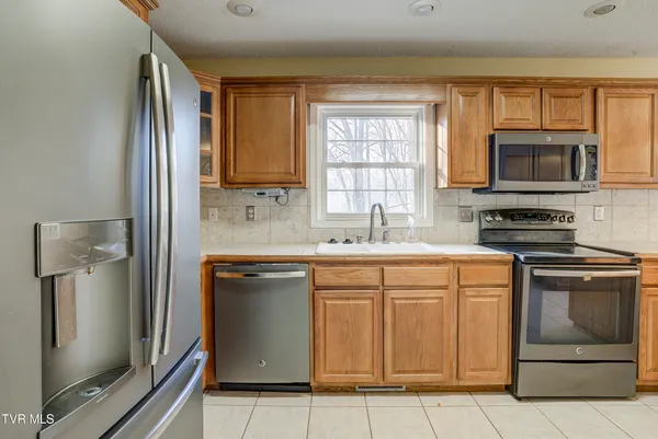 $489,900 | 144 Blue Bird Drive, Johnson City, TN 37601