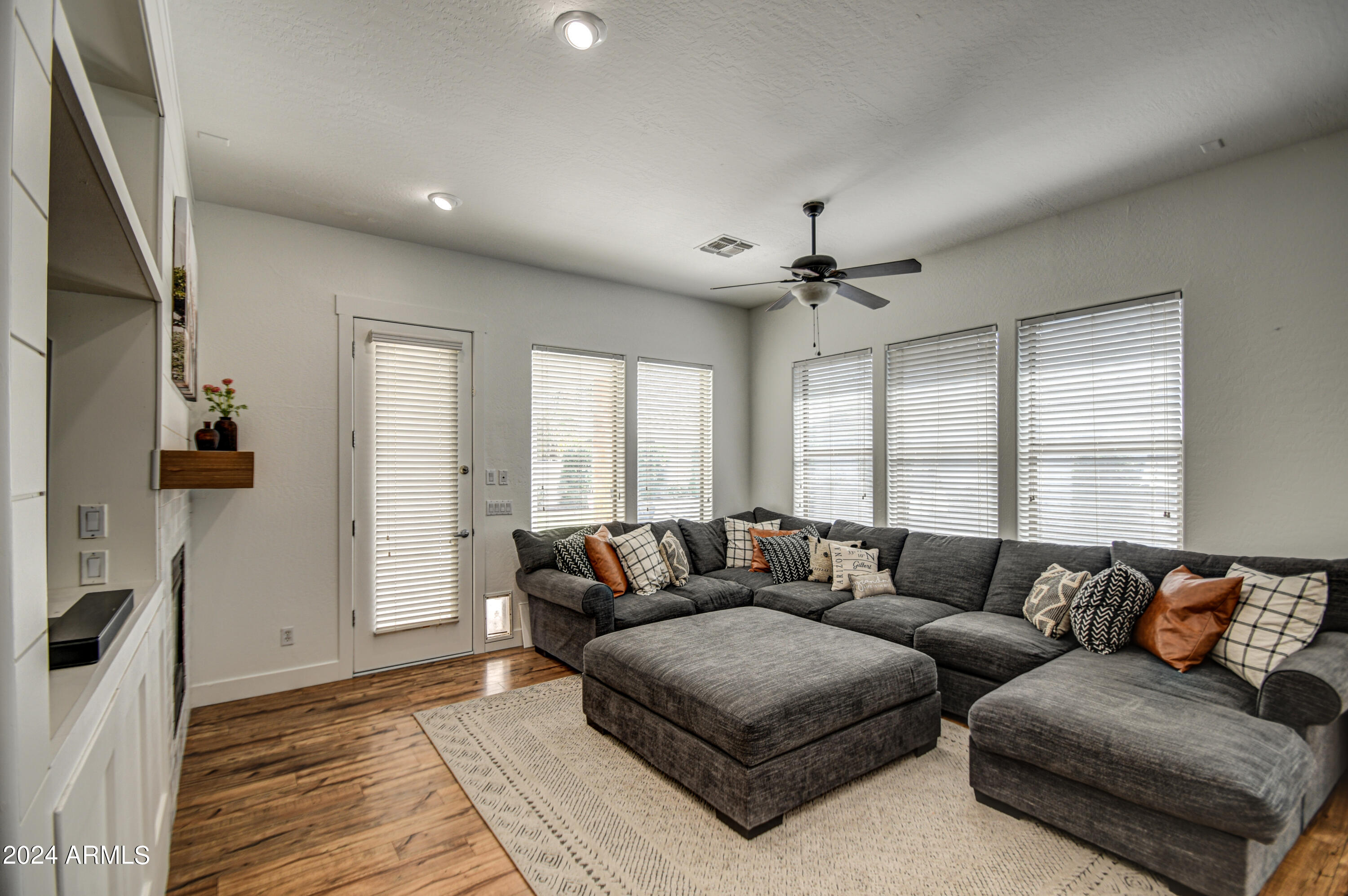 2899 Washington Avenue Gilbert, AZ 85234 - Photo 23 of 45 Built In Storage