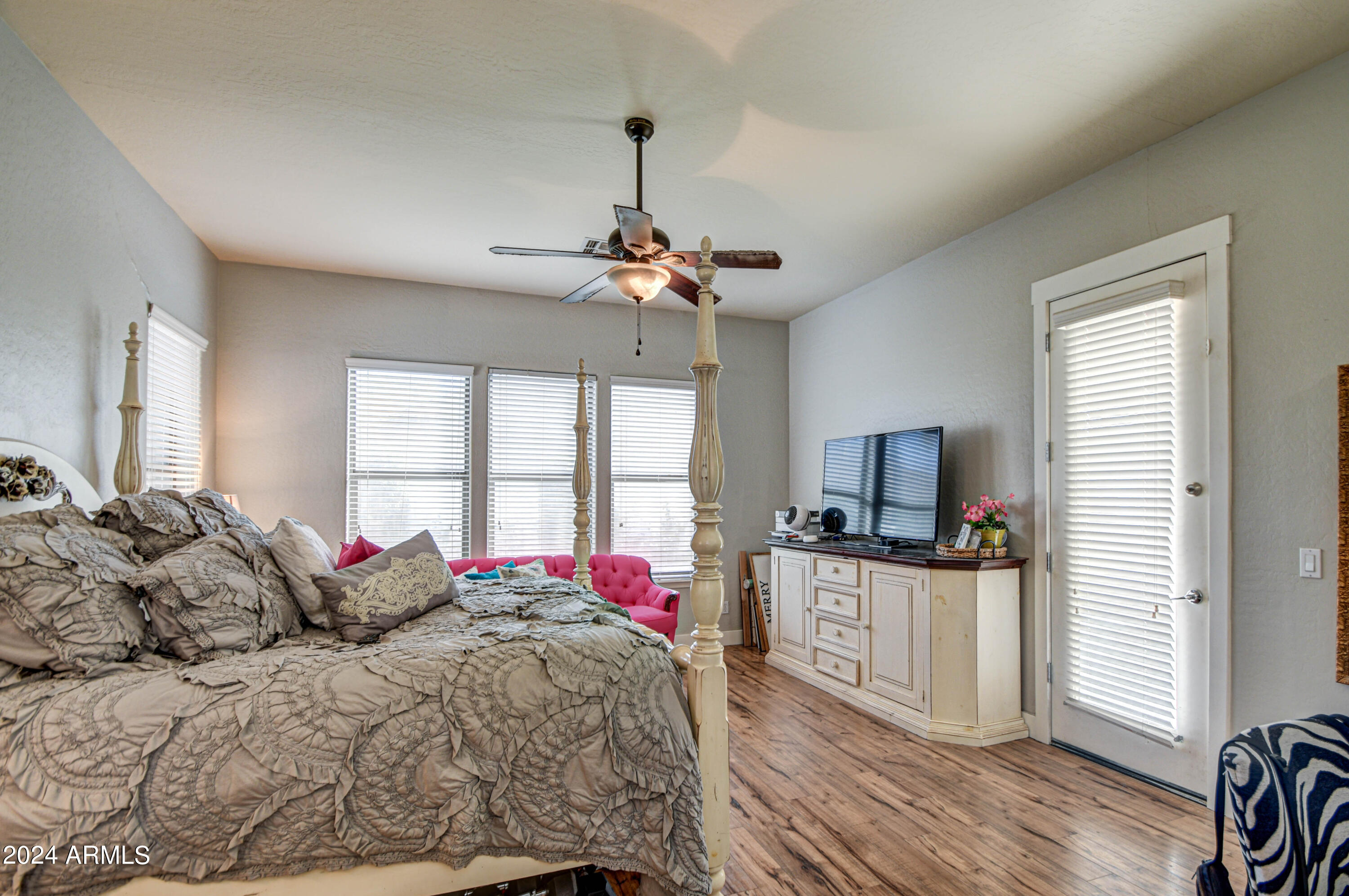 2899 Washington Avenue Gilbert, AZ 85234 - Photo 25 of 45 Primary Bedroom w/ Access To Pool