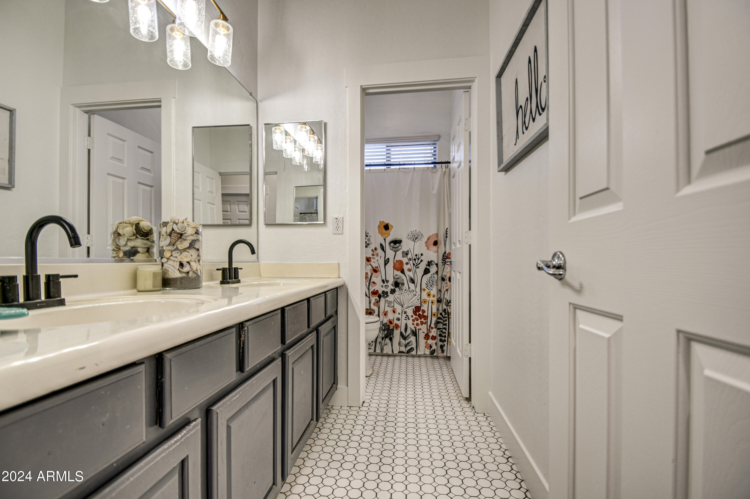 2899 Washington Avenue Gilbert, AZ 85234 - Photo 31 of 45 Bathroom 2/3