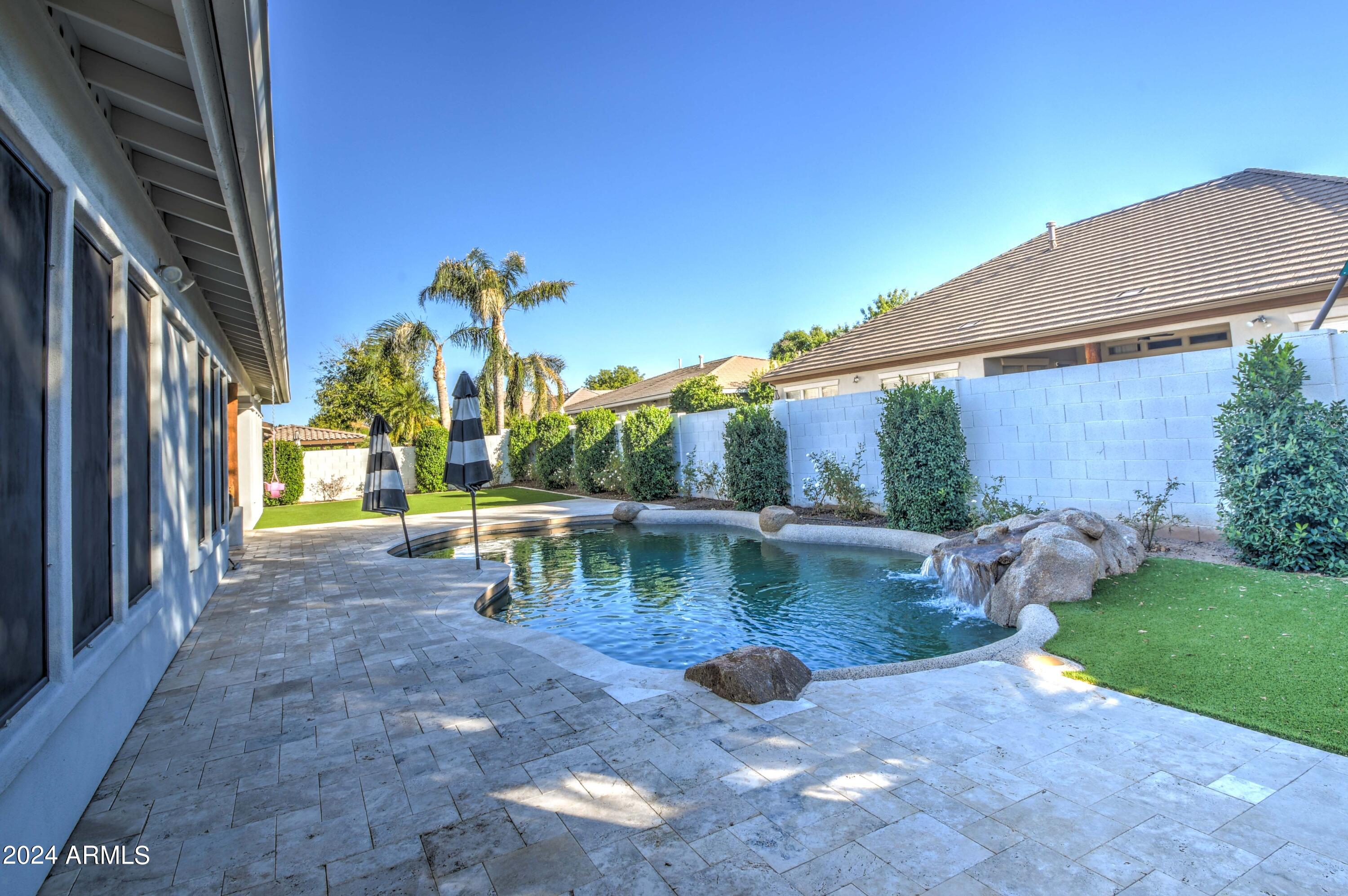 2899 Washington Avenue Gilbert, AZ 85234 - Photo 34 of 45 Travertine Pavers