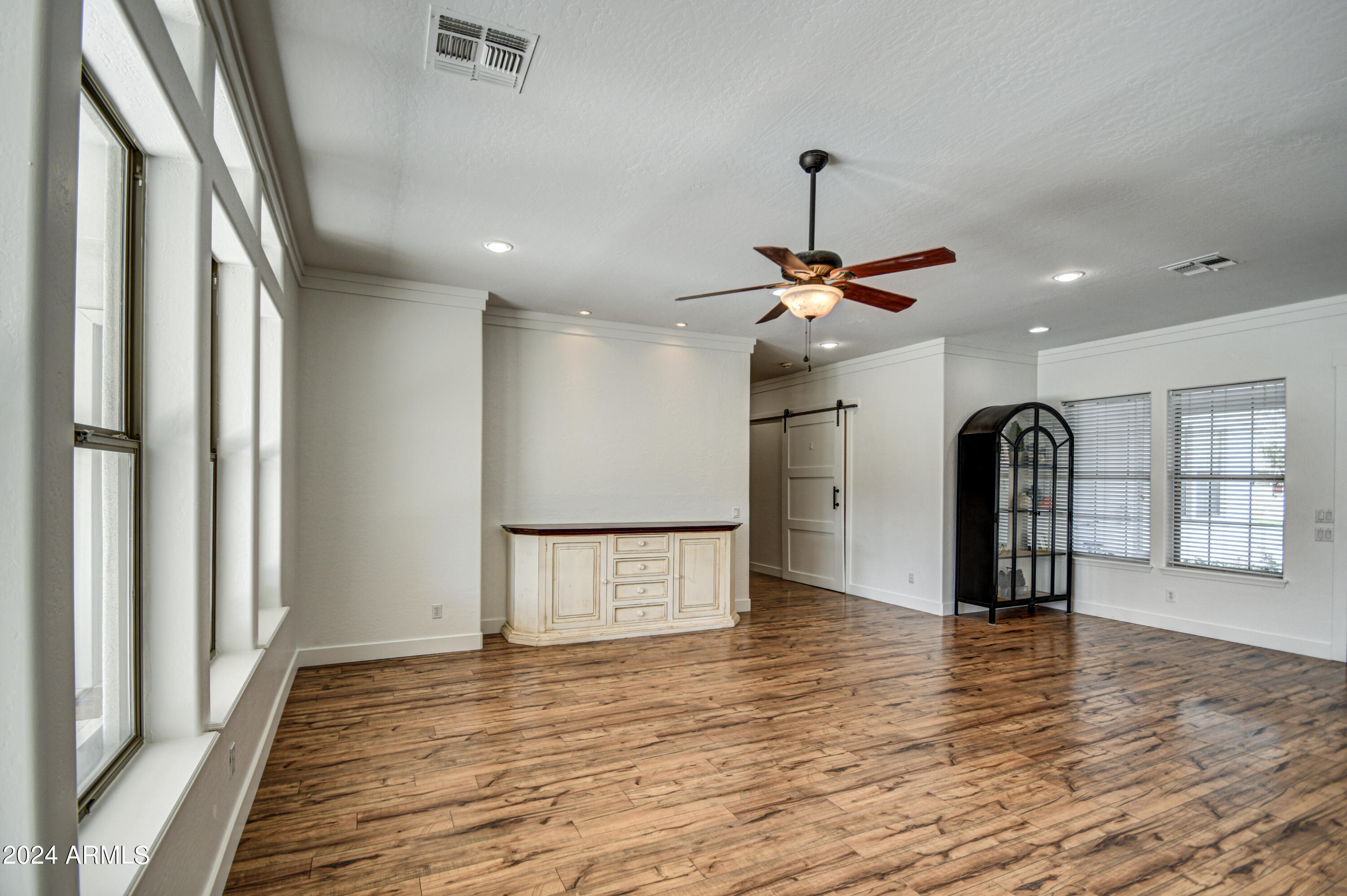 2899 Washington Avenue Gilbert, AZ 85234 - Photo 9 of 45 Fresh Interior Paint