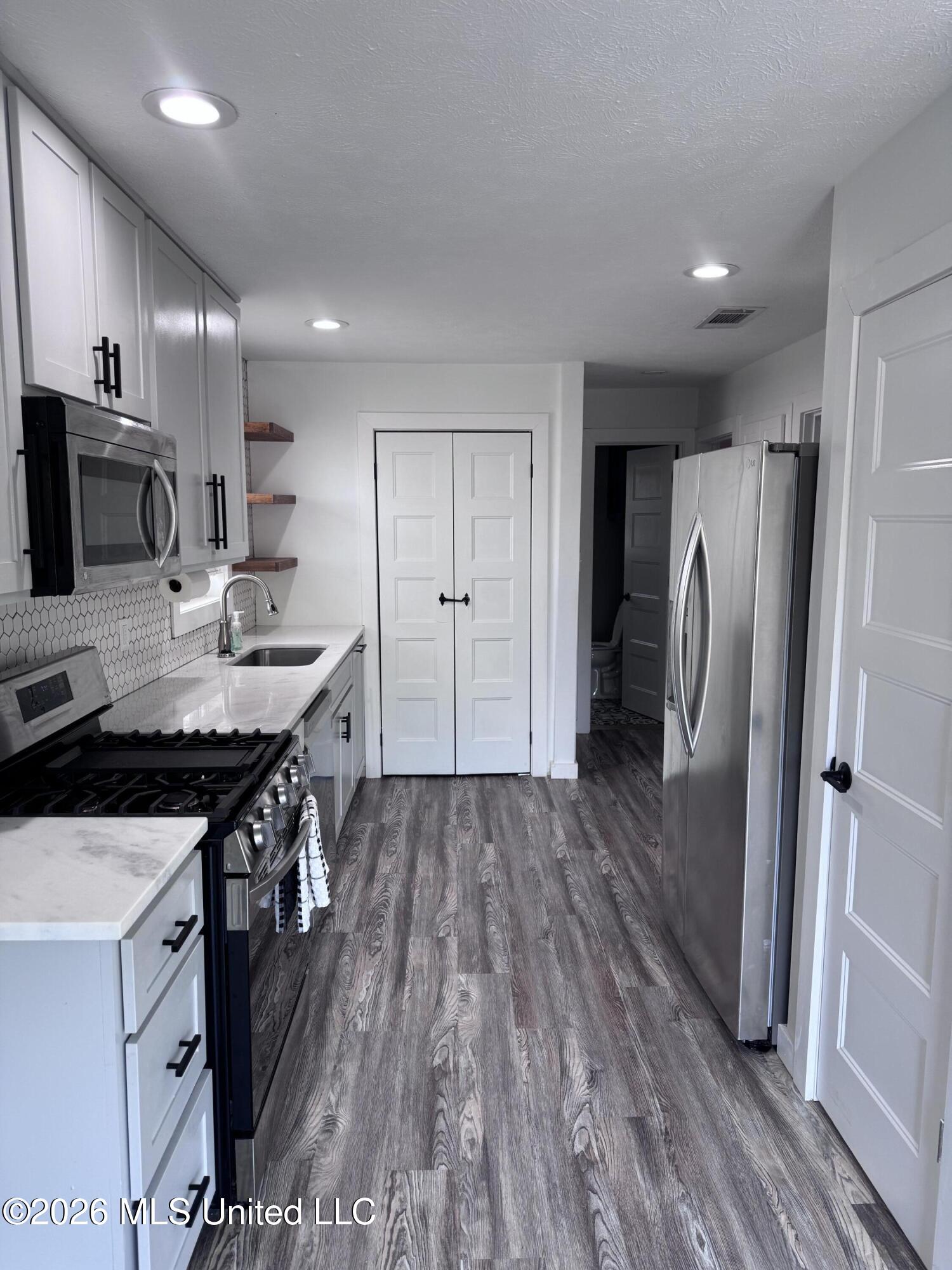 353 Lake Harbor Road Brandon, MS 39047 - Photo 10 of 18 IMG_6330