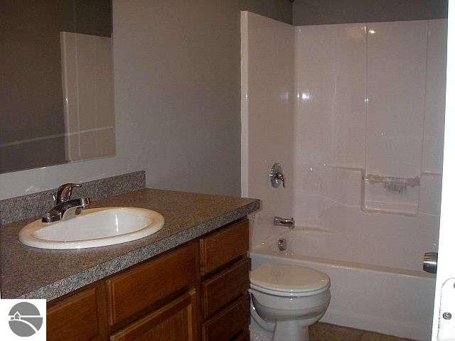 5114 Palmer Place Traverse City, MI 49685 - Photo 11 of 17 1745979-10.JPG