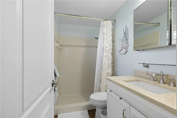 $3,500 | 676 Royal Palm Place, Vero Beach, FL 32960