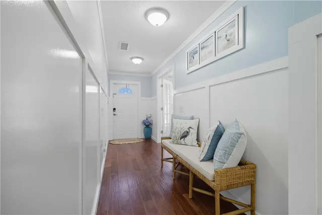 $3,500 | 676 Royal Palm Place, Vero Beach, FL 32960