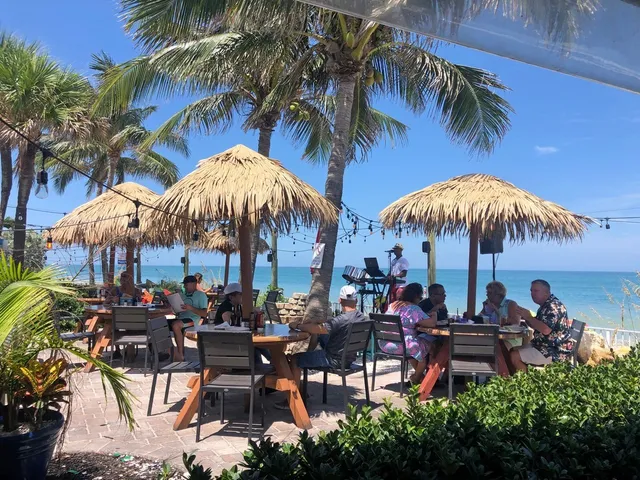 $3,500 | 676 Royal Palm Place, Vero Beach, FL 32960