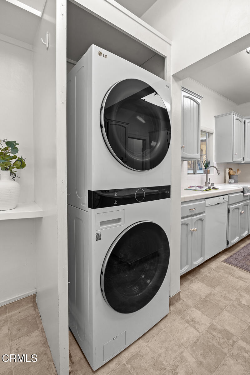 1870 Brigden Road Pasadena, CA 91104 - Photo 18 of 46 a utility room with sink dryer and washer