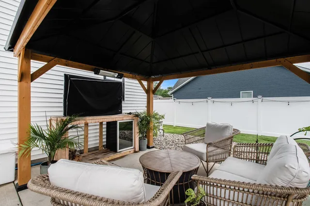 $664,000 | 1602 Cobble Hills Drive, Osceola, IN 46561