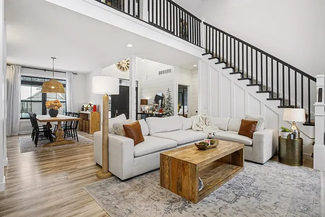 $664,000 | 1602 Cobble Hills Drive, Osceola, IN 46561