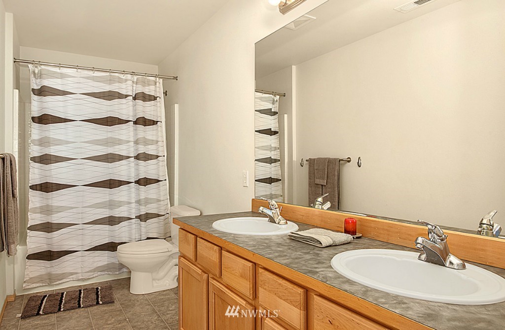 249 Edmonds Place Northeast Renton, WA 98056 - Photo 12 of 20 Gallery Image 12