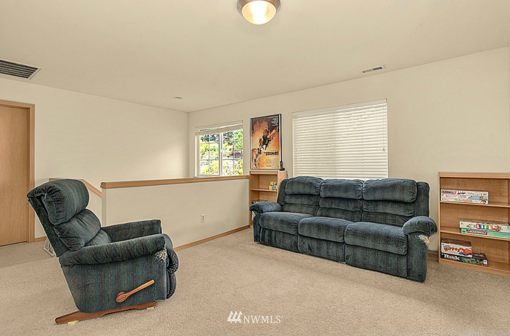 249 Edmonds Place Northeast Renton, WA 98056 - Photo 14 of 20 Gallery Image 14