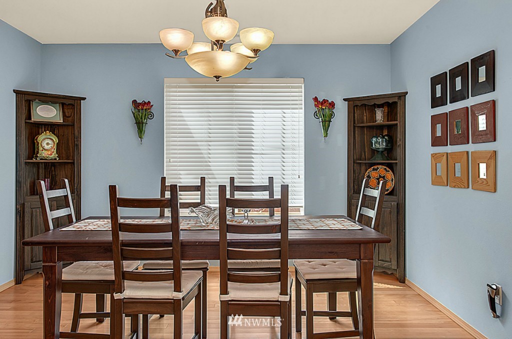 249 Edmonds Place Northeast Renton, WA 98056 - Photo 8 of 20 Gallery Image 8