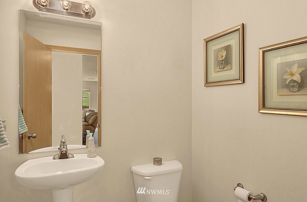 249 Edmonds Place Northeast Renton, WA 98056 - Photo 10 of 20 Gallery Image 10