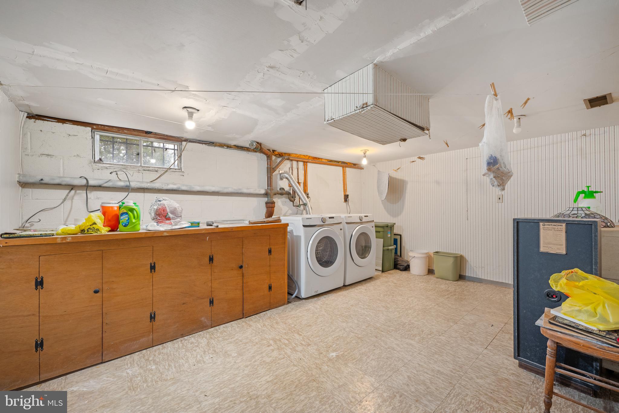 866 North Brewster Road Vineland, NJ 08361 - Photo 33 of 46 a utility room with dryer and washer