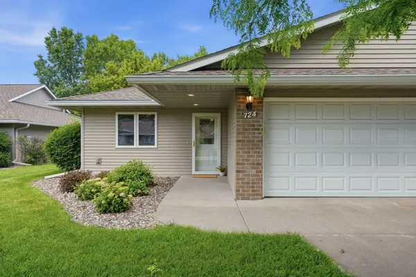 $399,900 | 724 Victoria Court, Stillwater, MN 55082