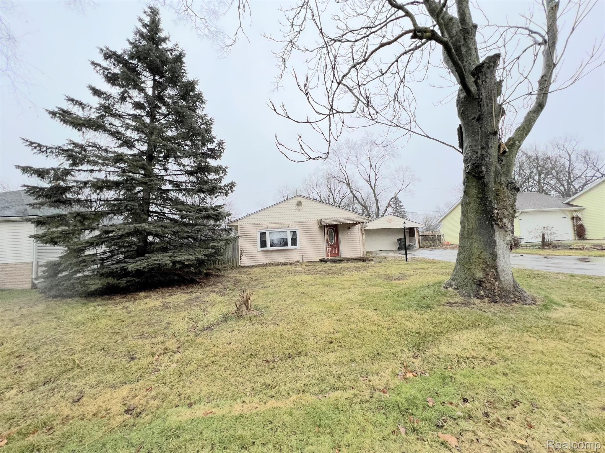2817 Dearborn Avenue Rochester, MI 48309 - Photo 3 of 11 Gallery Image 3