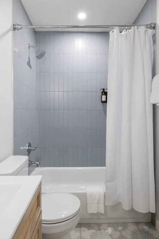 3236 Binz Street Houston, TX 77004 - Photo 15 of 50 a bathroom with a sink a toilet and shower
