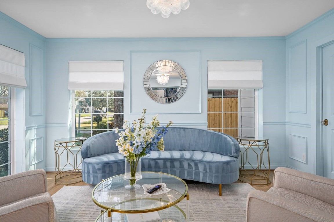 3236 Binz Street Houston, TX 77004 - Photo 5 of 50 a living room with furniture and a large window