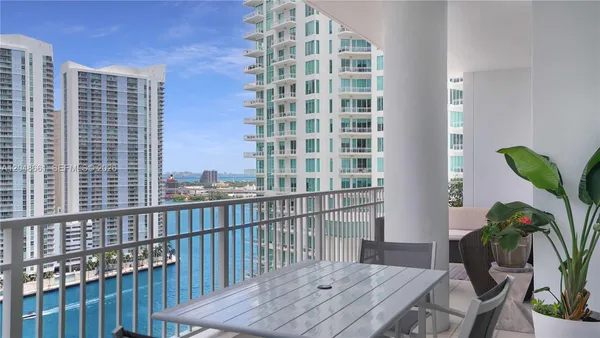 $4,900 | 801 Brickell Key Boulevard, Unit 2210, Miami, FL 33131