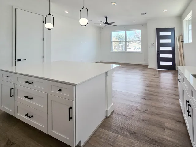 $2,250 | 203 Danna Lane, Unit A, Houston, TX 77009