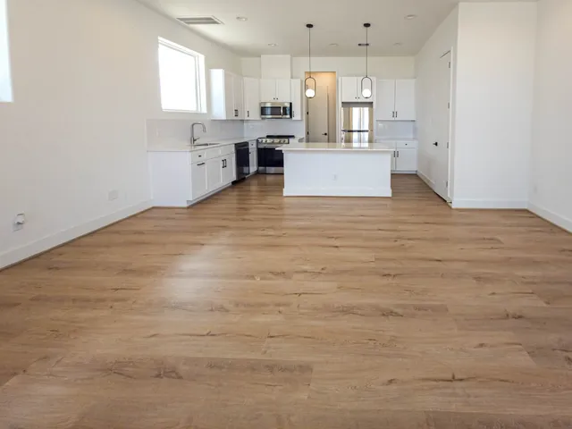 $2,250 | 203 Danna Lane, Unit A, Houston, TX 77009