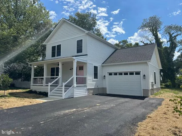 $2,395 | 512 Livingstone Street, Colonial Beach, VA 22443