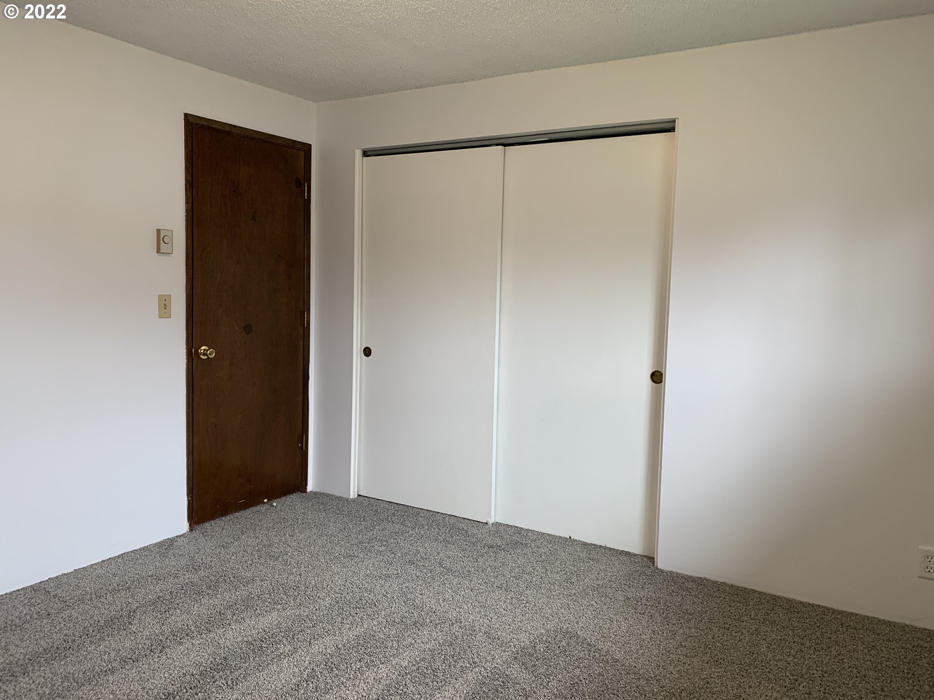 296 South 50th Place Springfield, OR 97478 - Photo 17 of 32 a view of an empty room