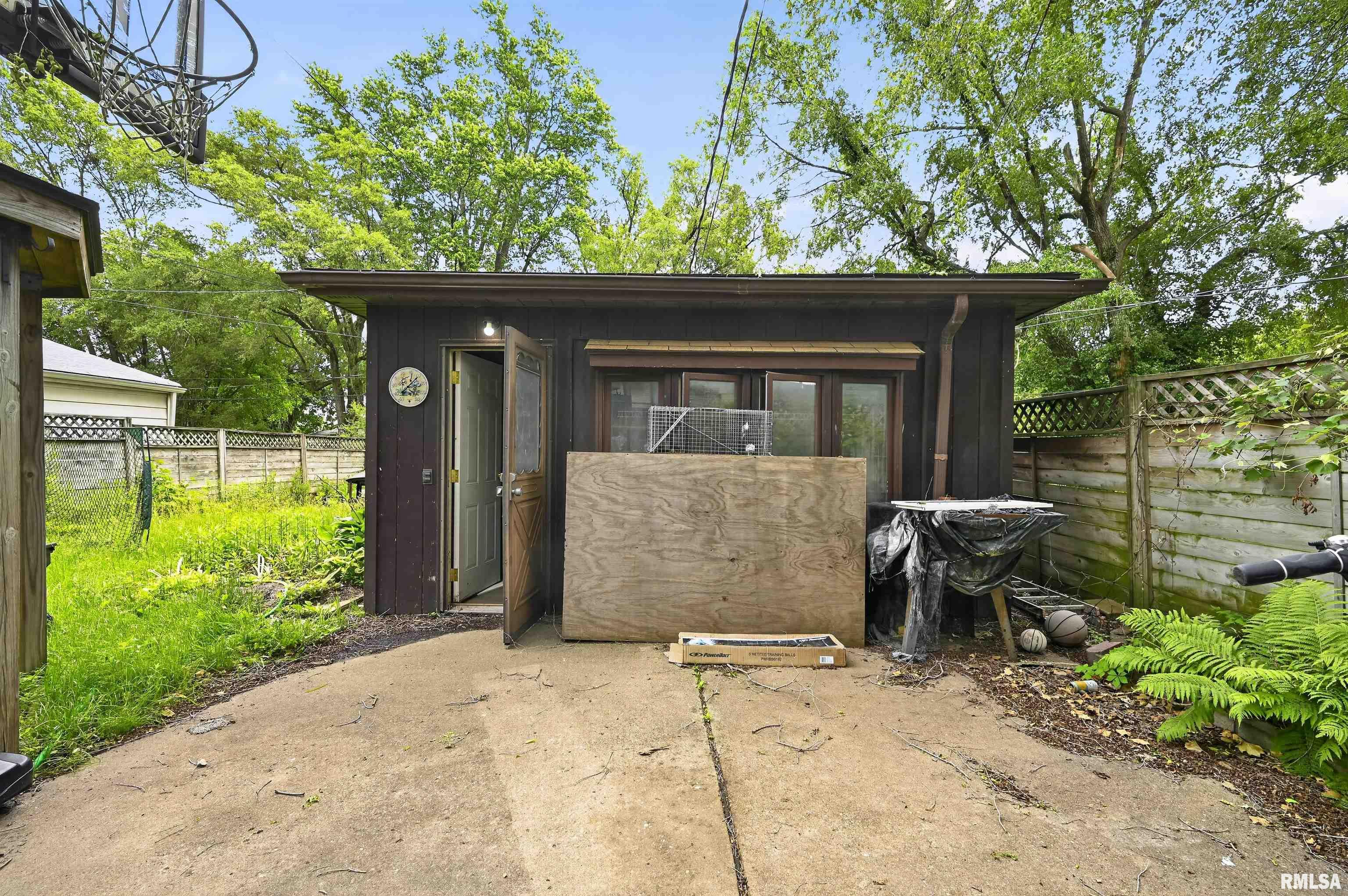 2720 South College Street Springfield, IL 62704 - Photo 3 of 34