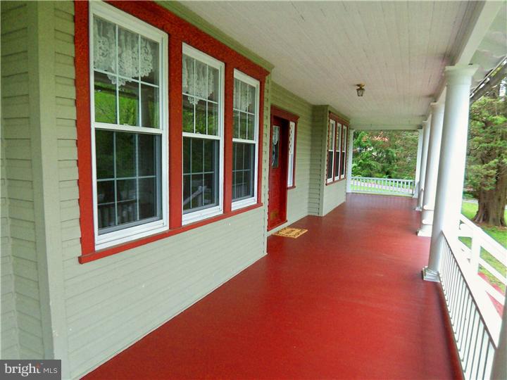 124 Icedale Road Honey Brook, PA 19344 - Photo 4 of 25 Porch