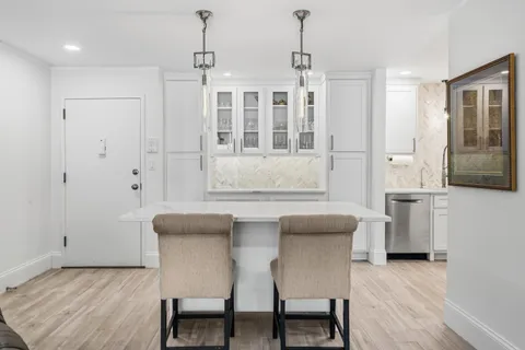 $295,000 | 1270 Wisconsin Street, Unit 211, Lake Geneva, WI 53147
