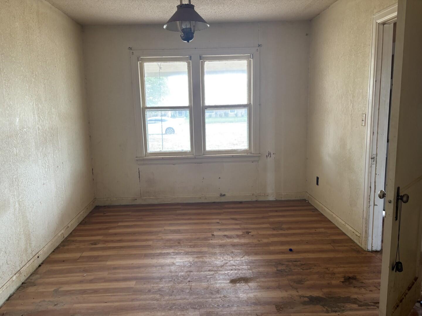 916 16th Street Seagraves, TX 79359 - Photo 11 of 14 Bedroom 3